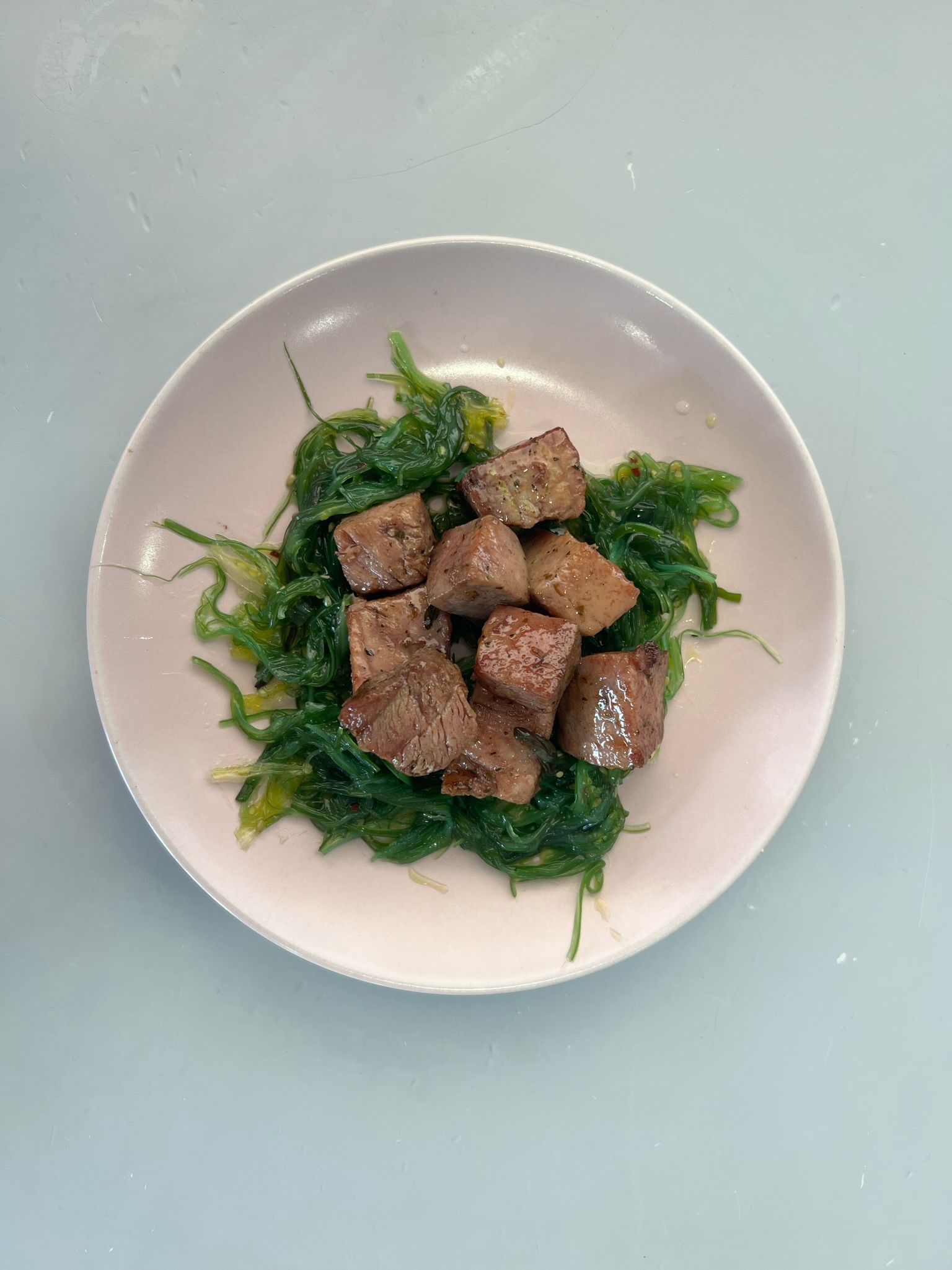 Chicharrones de atún con wakame — Especialidades del Bar La Taberna