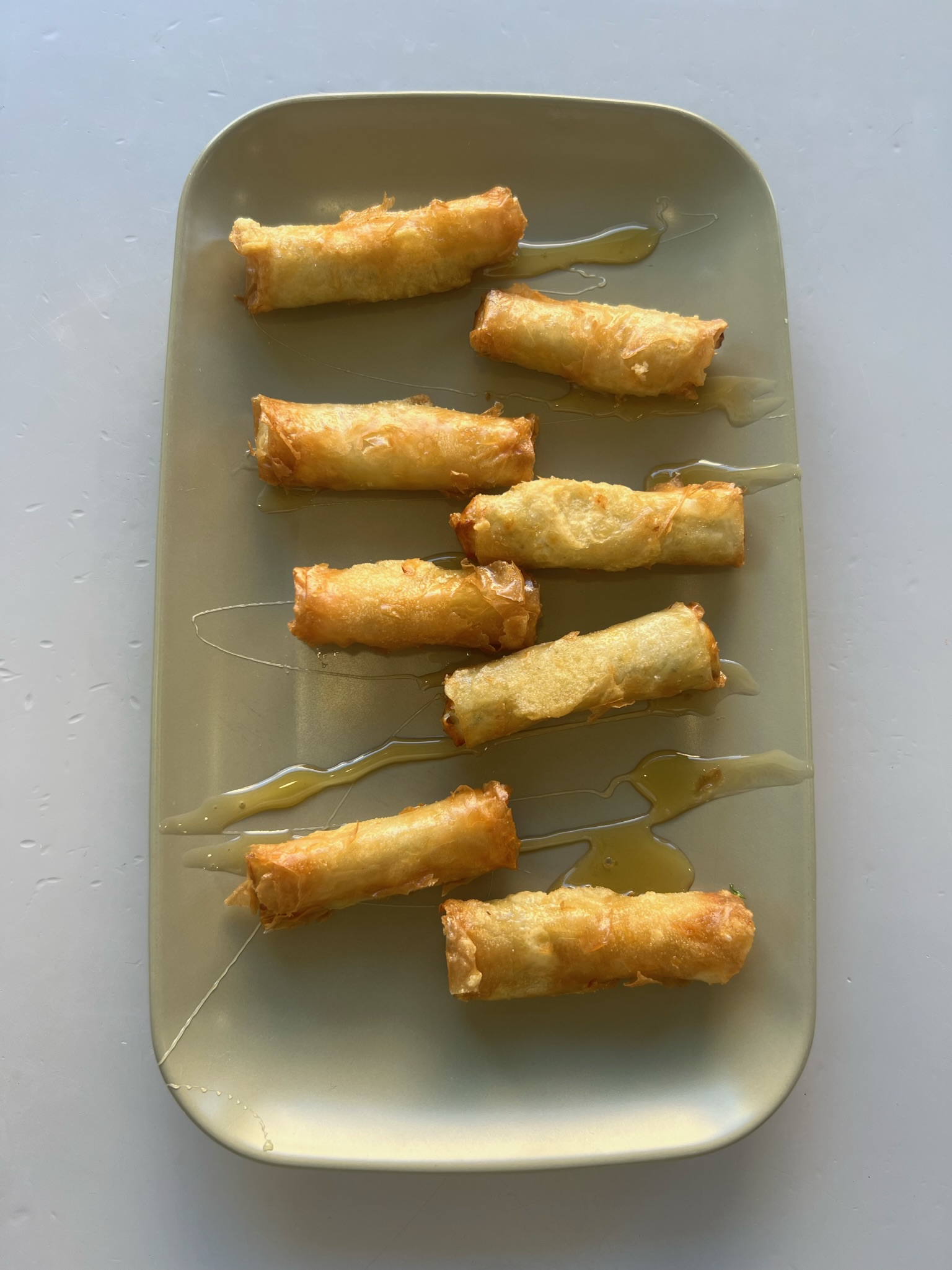 Crujientes de roquefort con miel — Entrantes del Bar La Taberna